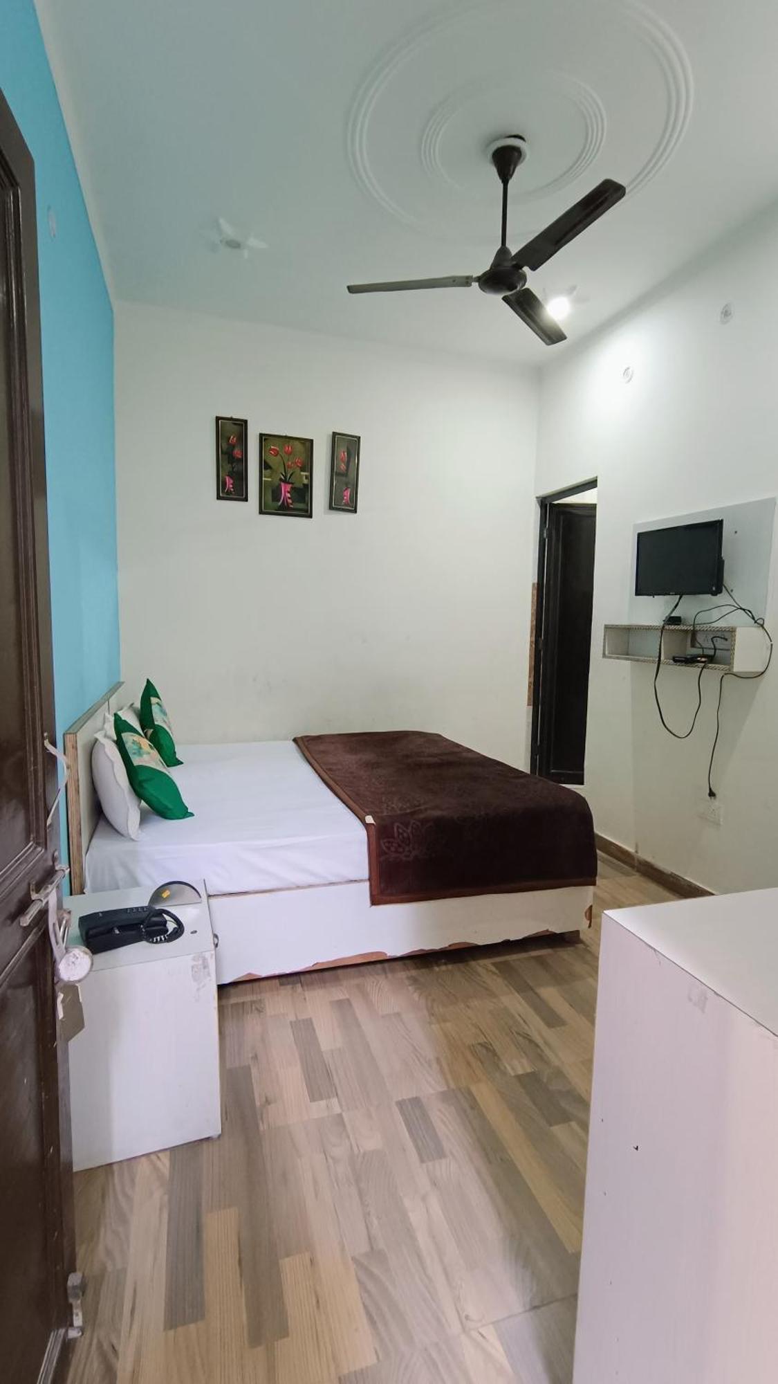 Olt Hostel Rishīkesh Esterno foto