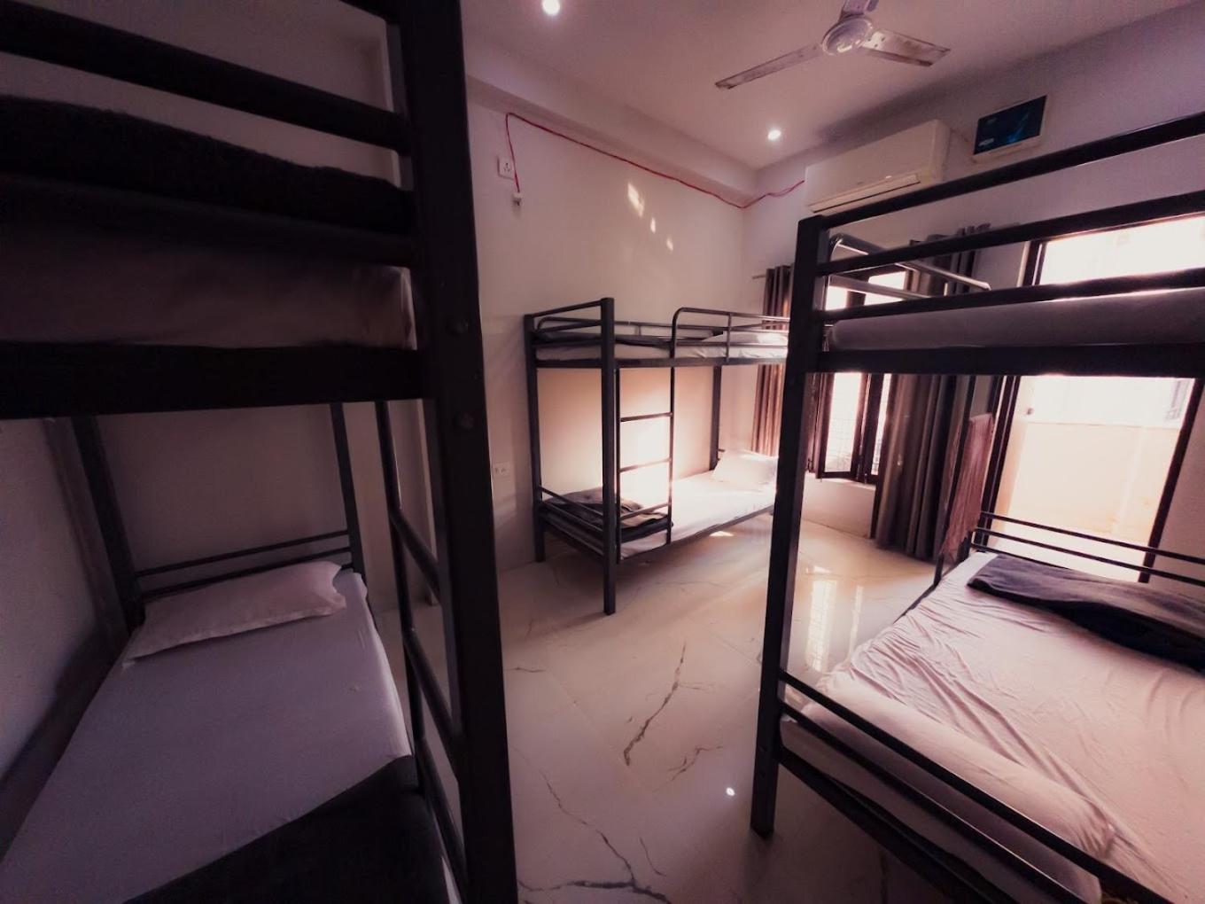 Olt Hostel Rishīkesh Esterno foto